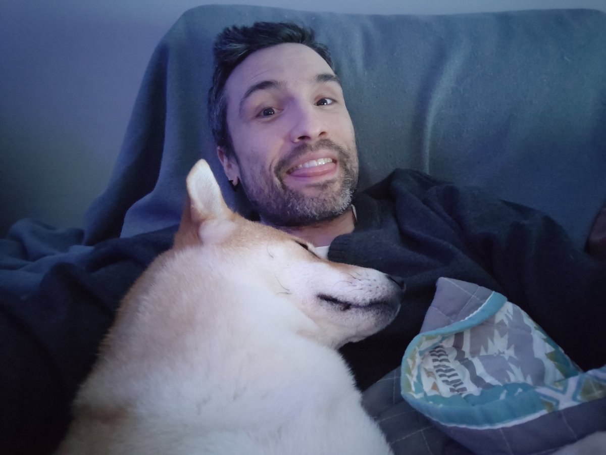 Felices reyes chamucos ✨ Espero que hayais tenido un dia fenomenal y que os hayan traido muuuchas cosillas 💙 toca siesta por aqui ajajajajaja