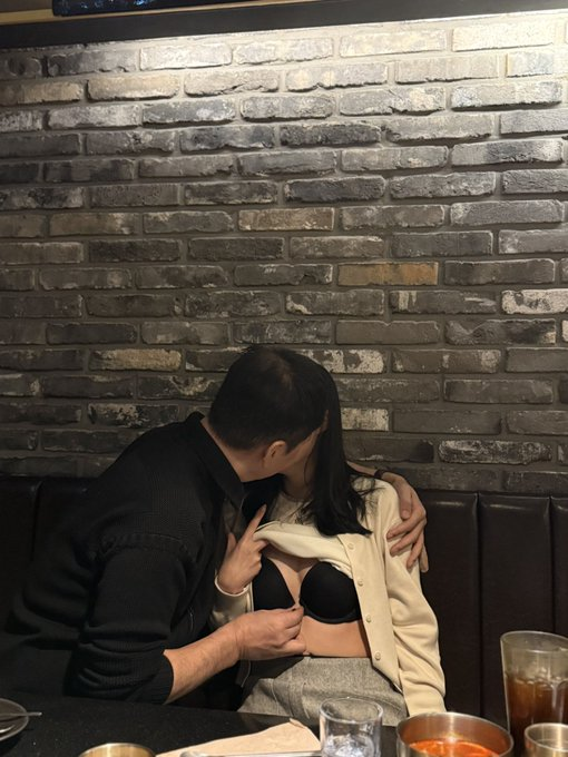 candismsx_44's tweet photo. 这次的单男，人虽然老点，但情绪价值提供拉满呀，吃饭房费都不要我们A😊 https://t.co/UM5Rhq5Meo