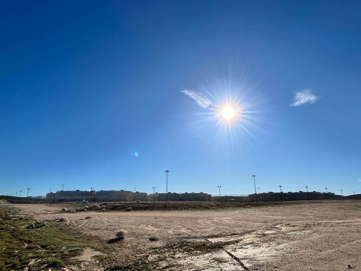 RepRoKhanna's tweet image. I might be the first Member of Congress to enter alongside a staff member who took detailed notes to tour the ICE California City Detention Center. 

This is the largest detention facility in the state of California. I left with a profound sense of urgency, concern, and moral…