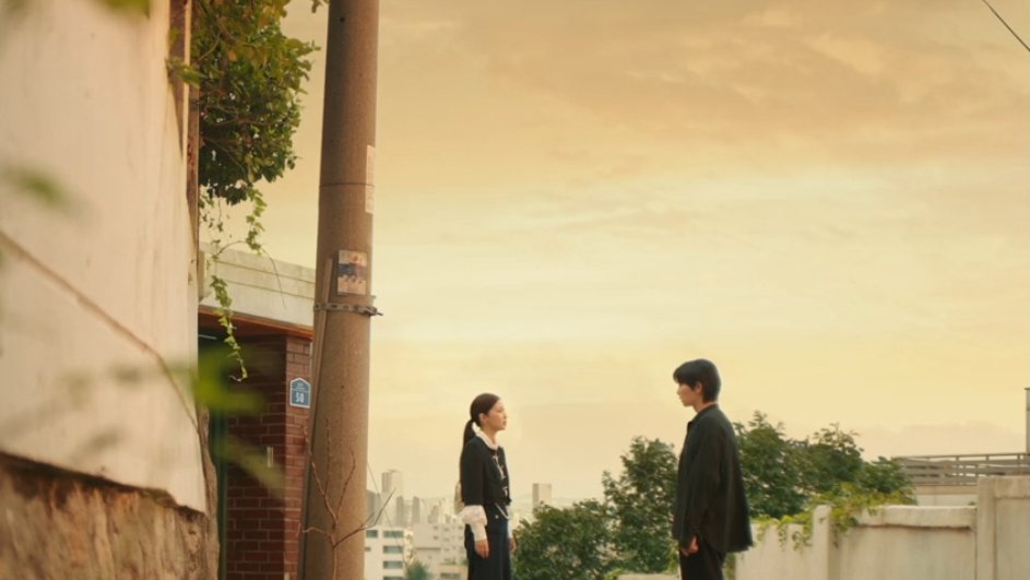 tbh I hate hyejoo's character so much, cause whenever she wants she just come by and whenever she feels she goes away by saying all those hurtful words, without even considering laik's feelings, she is no better than those obsessive fangirls, who want their claim over him #IDOLI