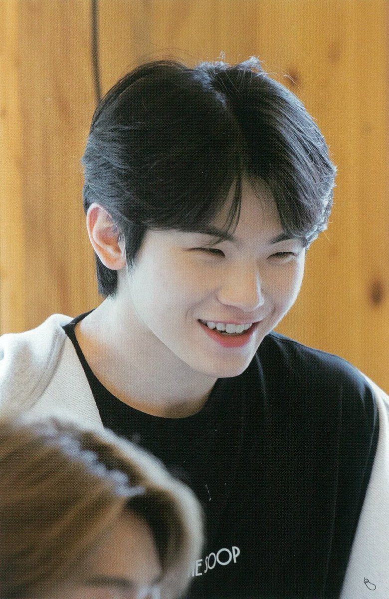 이지훈 얼굴 tweet media