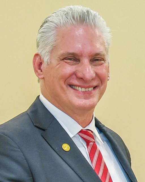 CMB News Magazine 

Miguel Diaz-Canel, Lulista ditador presidente de Cuba, disse que 32 agentes cubanos foram mortos na ação dos EUA que prendeu o sanguinário Lulista Podre Maduro. Quer dizer: a segurança do ditador era feita por outro país, a soberania não se aplica ao direito?