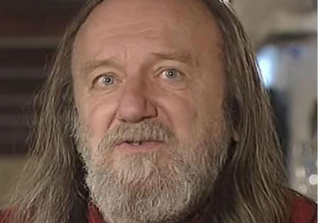 Svako vreme ostaje
u sećanju vršnjaka svojih
kao vreme ludosti
strahova il' radosti
al' ono što mu daje sjaj
to je neko drugo vreme

Hvala ti za muziku, hvala ti za stihove...
Ljuba Ninković (1950 - 2026)