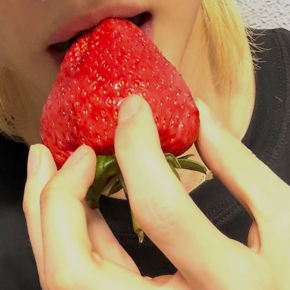 _zxstrxwberry's tweet image. ᯓ Busco mutis ★

  #kpoptwt / #stantwt / #subtwt 

       She | 17 | 🇨🇱

 — skz prio
 — cualquier fandom es bienvenido mientras no rebajen :3
 — a veces no interactúo mucho pero tengo lindos sentimientos ☝🏻

 ♡ + ⟳ = mutiiiis &amp;lt;3
(lo vuelvo a subir pq se me borró jajas)