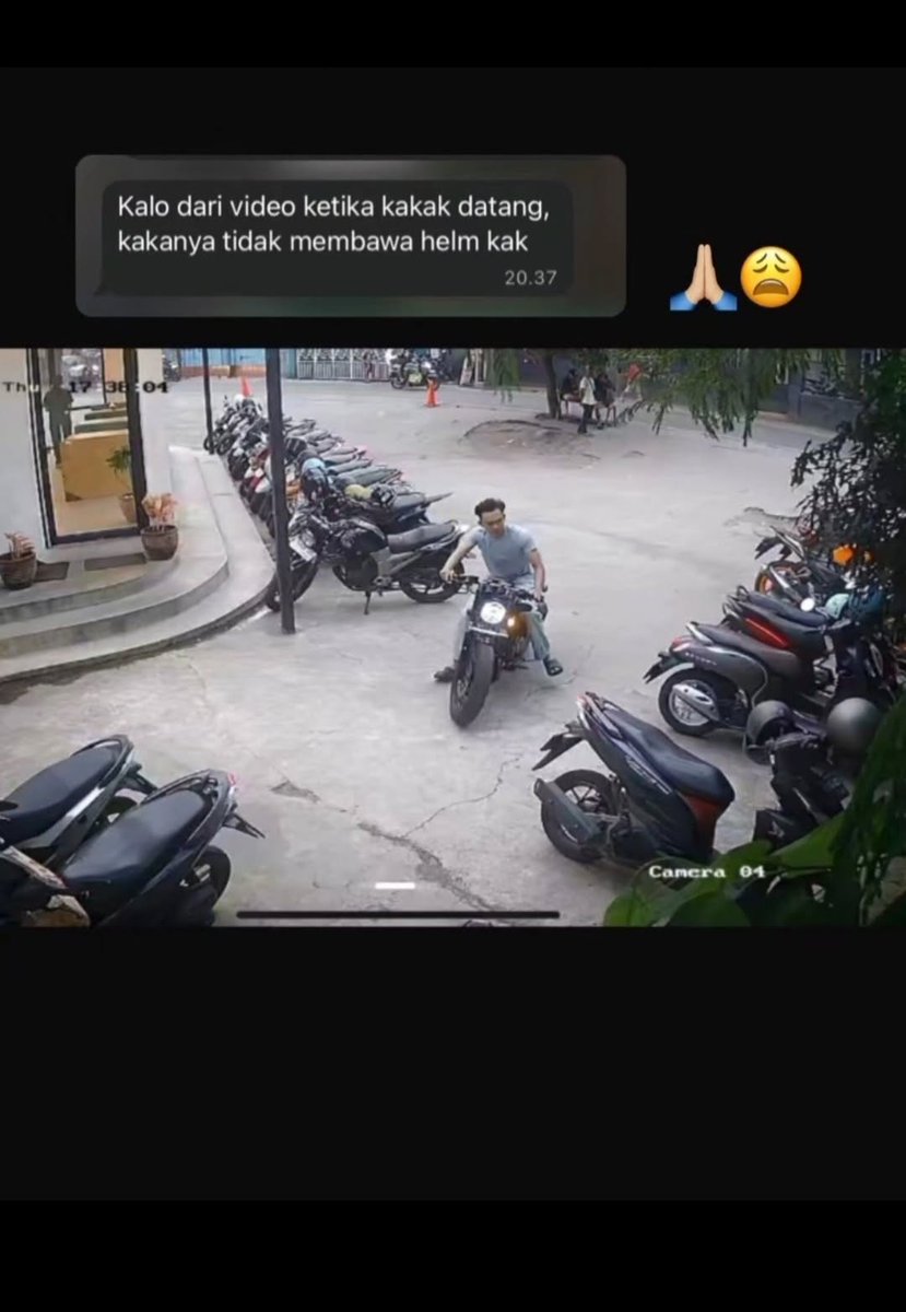 avandayana's tweet photo. orang orang jaman sekarang pda mikir apa dah ? 😭
. 
kebayang ga pas dia tau setelah ga bawa helem paniknya tadi buat apa co https://t.co/3sefM0Vd1Z