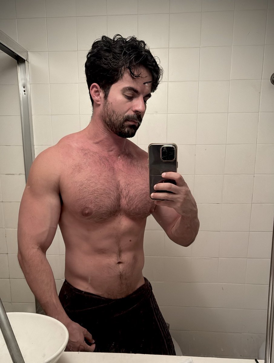 faellippe's tweet image. É isso galera, meu perfil antigo foi suspenso então bora recomeçar do zero.