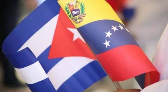 Fieles, dignos, heroicos! En combate, como la Revolución cubana frente al imperialismo voraz, 32 hijos de Cuba ofrendaron su vida en Venezuela, en cumplimiento del deber. <a href="/AzumatHb/">Azumat Sucursal La Habana</a> patentiza solidaridad con Venezuela.