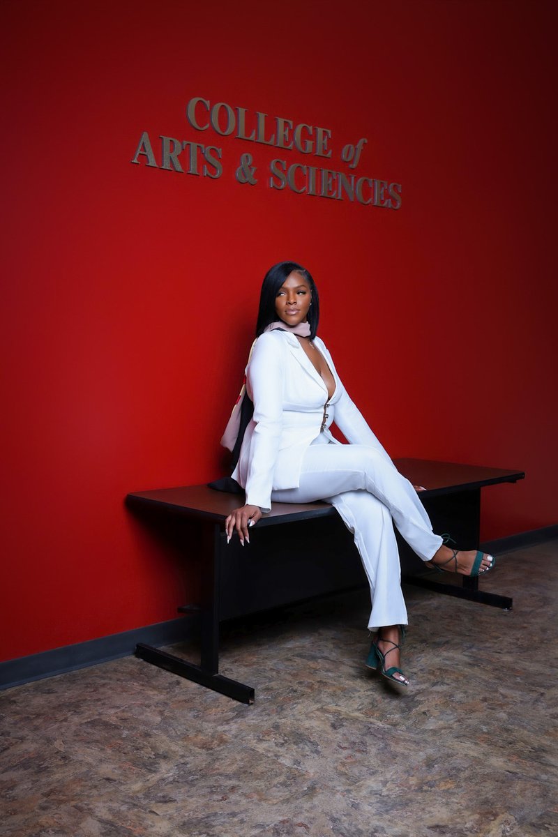 zorri__'s tweet photo. I’m never on here but I had to pop out real quick…
MASTER’S DEGREE SECURED 🎓❤️ https://t.co/ACAb3tnjGj