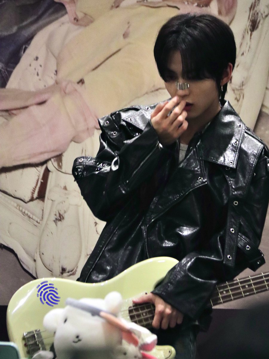 honey75493512's tweet image. THX?? Hey EunHwi !!!???🛐🛐🛐🛐
My boy

#Hwi #TNX