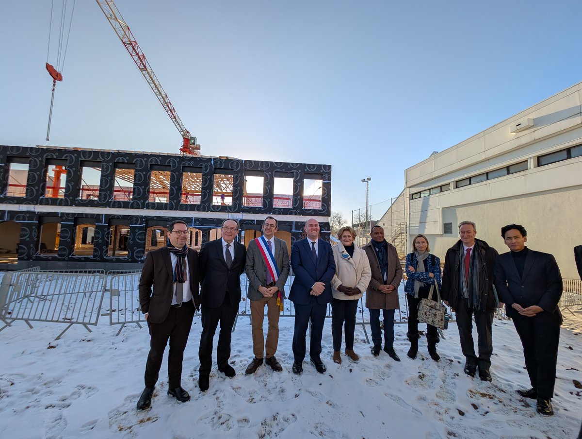 Image de Préfet des Yvelines - 🇫🇷 L'école, ciment de notre République et de notre démocratie. À La Verrière, pose de la première 