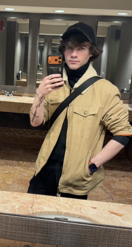 𓃥 Churro 𓃥 tweet media