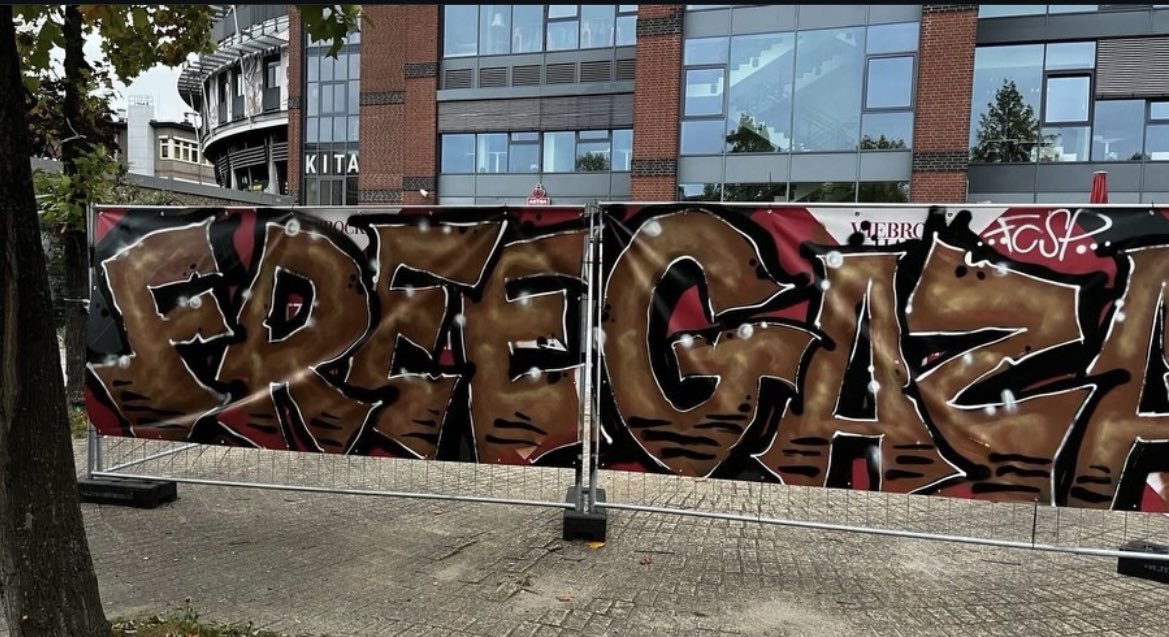 Antifa_Ultras tweet media