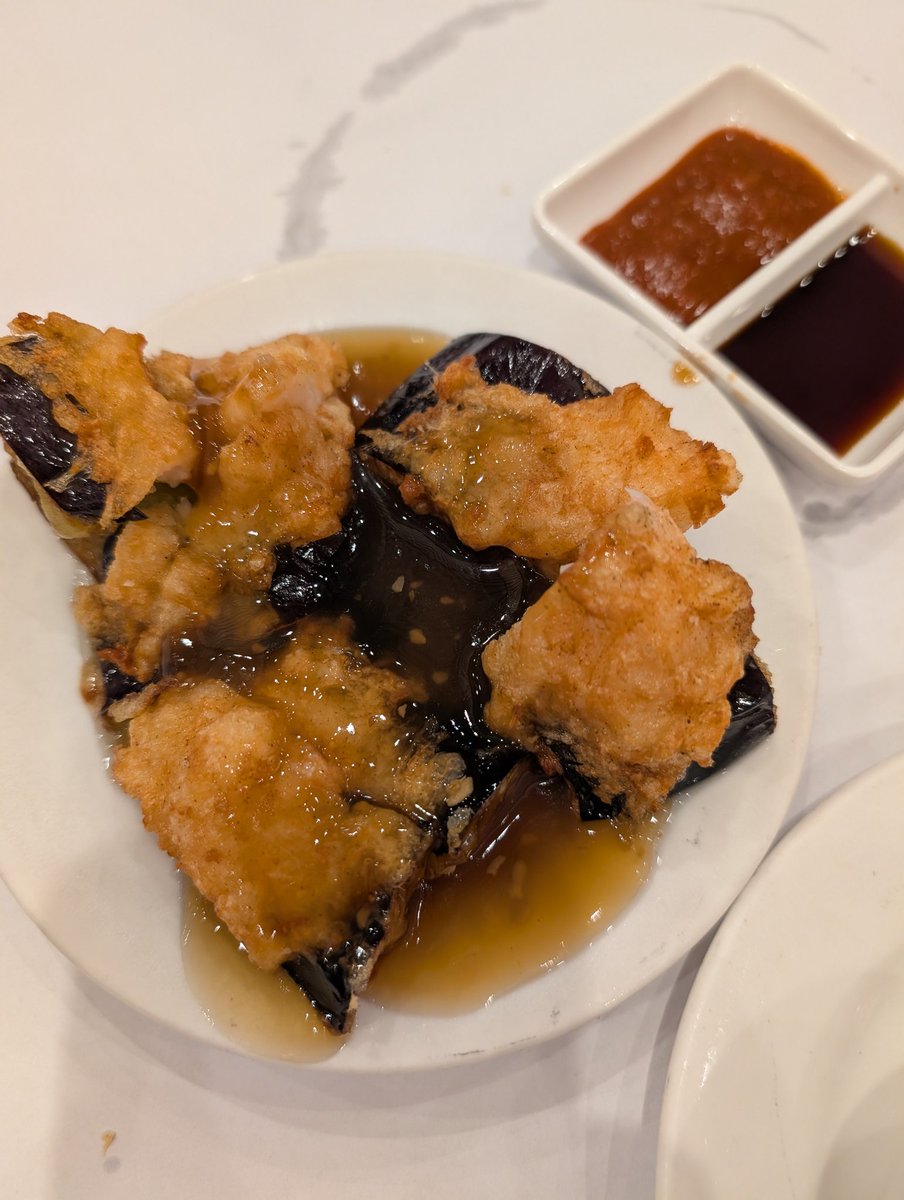 布村的茶樓漲價，是通漲的數倍，興幸點心仍保持水準