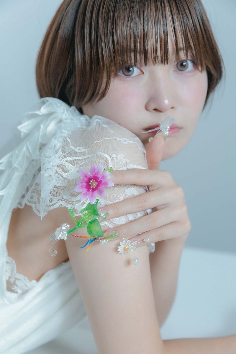 sakura178_417's tweet photo. 昨年Openしたネイルサロンbutterflowerさんのオープニングビジュアルのモデルをさせていただきました!

高校生の頃から別のお仕事でお世話になったお姉さんがOpenしたお店ということもあって、とても感慨深く楽しい撮影でした💐

📸@cn_nemoto（ig）

https://t.co/eP1eMBwqPH https://t.co/vlhwkbmdDa
