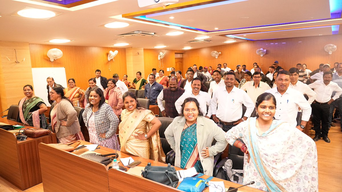 riebbsr's tweet photo. 𝗚𝗹𝗶𝗺𝗽𝘀𝗲𝘀 𝗼𝗳 𝗱𝗮𝘆-𝟭:  𝗰𝗮𝗽𝗮𝗰𝗶𝘁𝘆 𝗯𝘂𝗶𝗹𝗱𝗶𝗻𝗴 𝗽𝗿𝗼𝗴𝗿𝗮𝗺𝗺𝗲 𝗳𝗼𝗿 𝗛𝗠𝘀 𝗮𝗻𝗱 𝗧𝗲𝗮𝗰𝗵𝗲𝗿𝘀 𝗼𝗳 𝗣𝗠 𝗦𝗛𝗥𝗜 𝘀𝗰𝗵𝗼𝗼𝗹𝘀 𝗼𝗳 𝗢𝗱𝗶𝘀𝗵𝗮.
#ministryofeducation #ncert #CIET #rieajmer #riebhopal #riemysuru #nerieshillong #rienellore #PSSCIVE https://t.co/6Jpc5eFxLS
