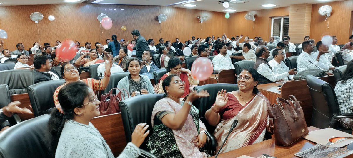 riebbsr's tweet photo. 𝗚𝗹𝗶𝗺𝗽𝘀𝗲𝘀 𝗼𝗳 𝗱𝗮𝘆-𝟭:  𝗰𝗮𝗽𝗮𝗰𝗶𝘁𝘆 𝗯𝘂𝗶𝗹𝗱𝗶𝗻𝗴 𝗽𝗿𝗼𝗴𝗿𝗮𝗺𝗺𝗲 𝗳𝗼𝗿 𝗛𝗠𝘀 𝗮𝗻𝗱 𝗧𝗲𝗮𝗰𝗵𝗲𝗿𝘀 𝗼𝗳 𝗣𝗠 𝗦𝗛𝗥𝗜 𝘀𝗰𝗵𝗼𝗼𝗹𝘀 𝗼𝗳 𝗢𝗱𝗶𝘀𝗵𝗮.
#ministryofeducation #ncert #CIET #rieajmer #riebhopal #riemysuru #nerieshillong #rienellore #PSSCIVE https://t.co/6Jpc5eFxLS