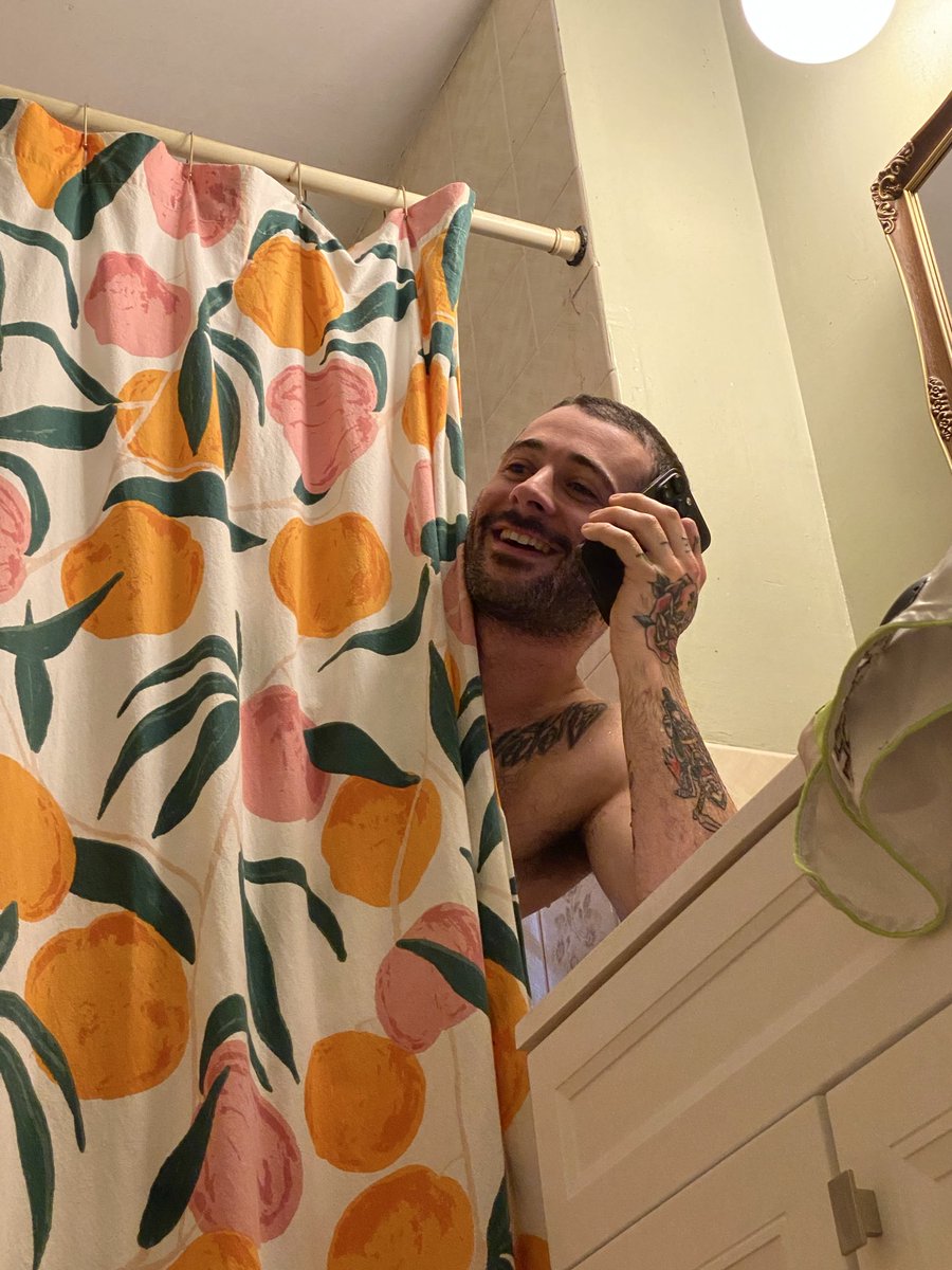 frankieplsrelax's tweet image. the time owen called sarah when she was one room away to ask if he could smoke a hemp cigarette in our shower