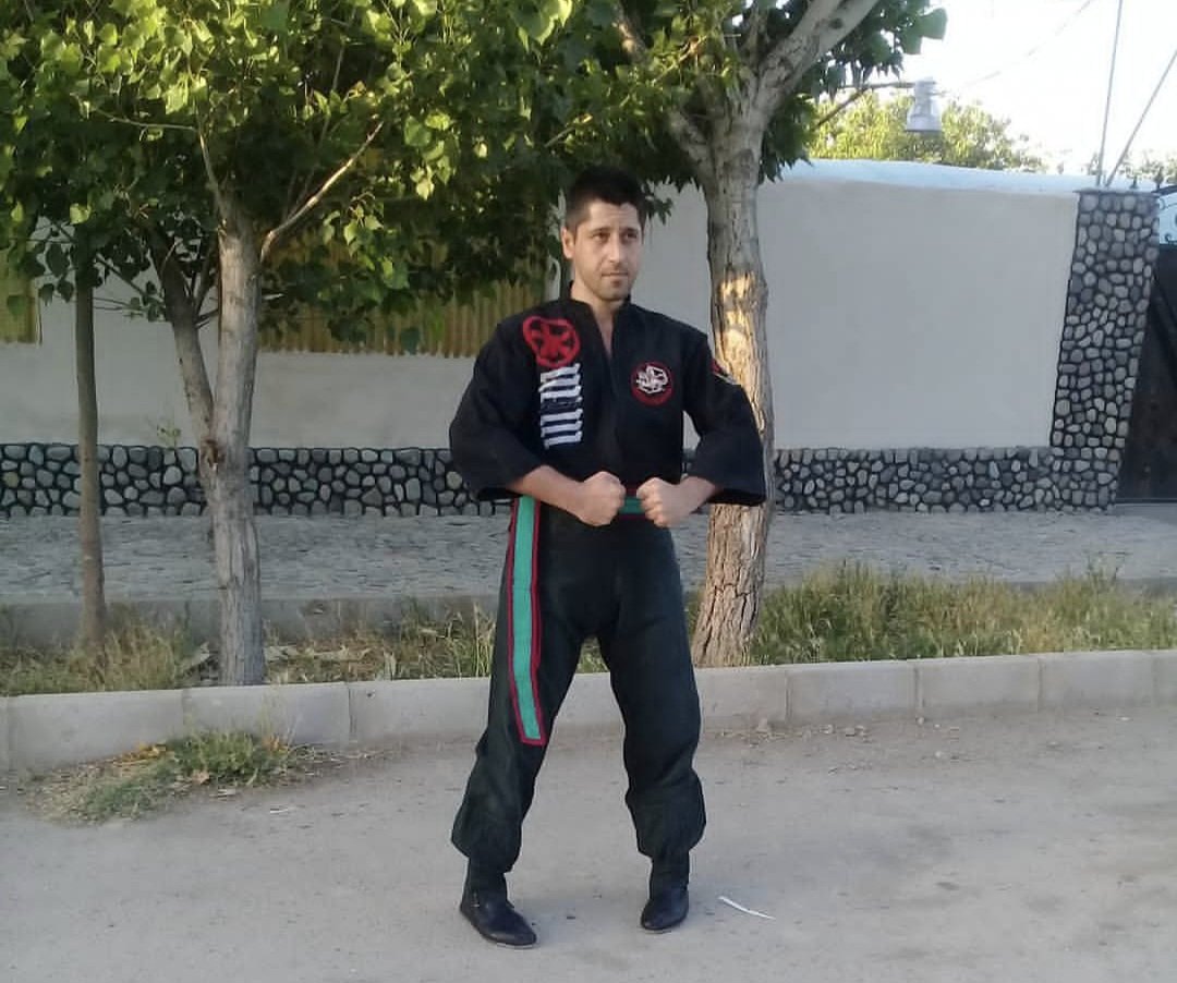 mehraadishere's tweet image. لعنت به ۱۷ دی.
برادر ندیده ام، قربون تنهایی و مظلومیتت.