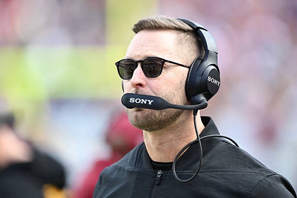 AdamSchefter's tweet image. Sources: Commanders offensive coordinator Kliff Kingsbury is leaving the organization to pursue other opportunities. Kingsbury and HC Dan Quinn met today, and agreed to mutually part ways.