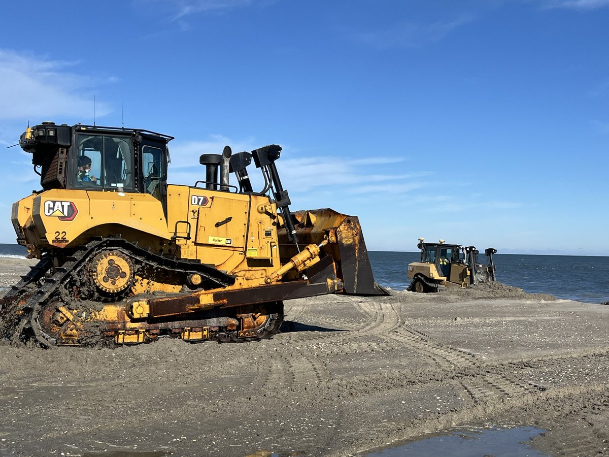 USACEWilmington's tweet image. Update on Carolina/Kure Beach dredging: A planned pause is underway to transition to a larger, ocean-certified vessel better suited for the rest of the project.

We remain on track to finish by April 30!

More details on our Facebook/IG pages.