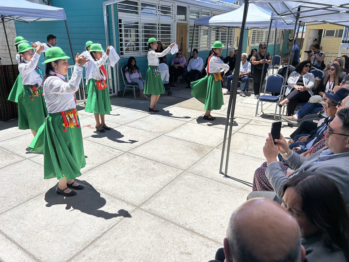En el Liceo de #Colchane se realizó hoy la ceremonia de traspaso de establecimientos educacionales a SLEP #Tamarugal con presencia de autoridades regionales y comunales.