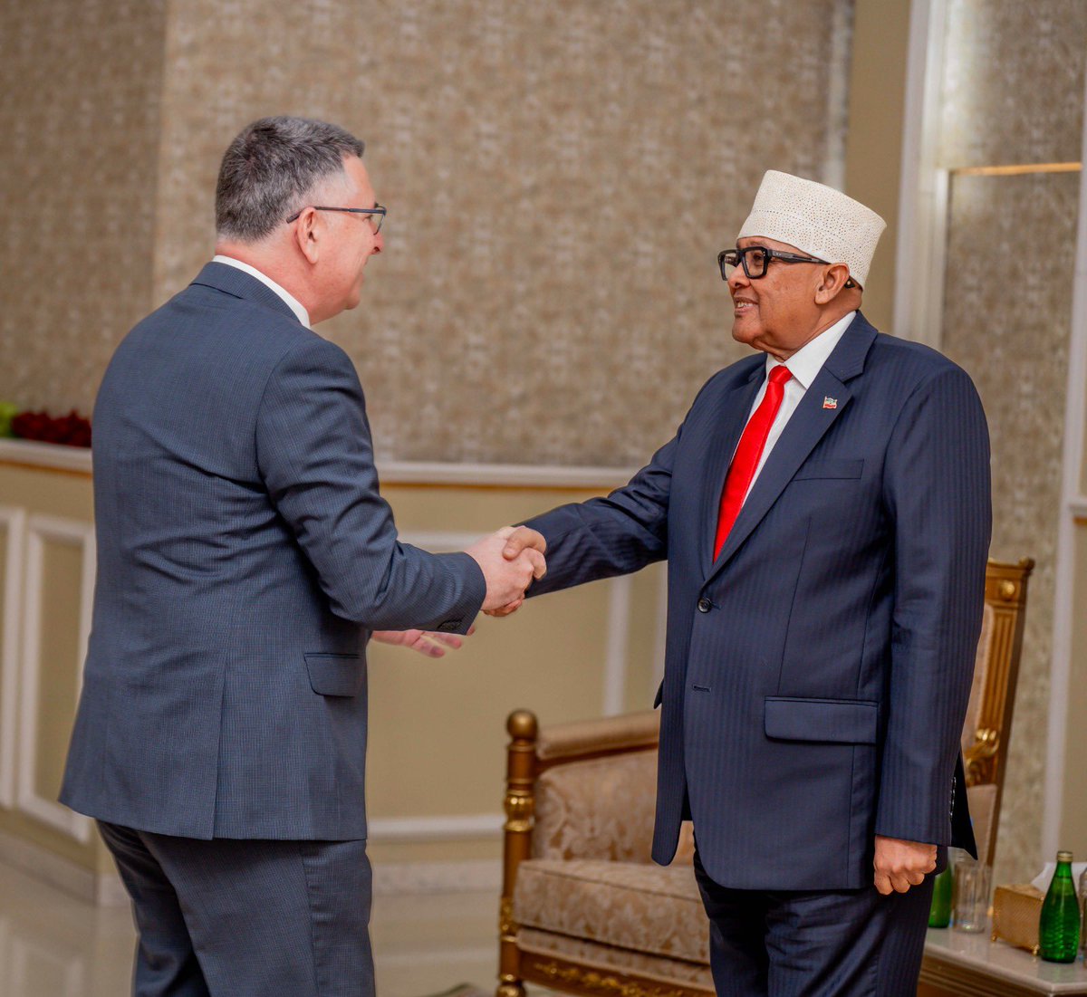 JimcaleKhalid's tweet photo. #Historic moment: The Foreign Minister of the State of #Israel @gidonsaar made an official visit to #Hargeisa today and met with the President of the Republic of Somaliland @Abdirahmanirro, the two leaders held discussions on bilateral cooperation, regional security, and strengthening diplomatic and economic relations.”

This visit marked a new chapter in international engagement.