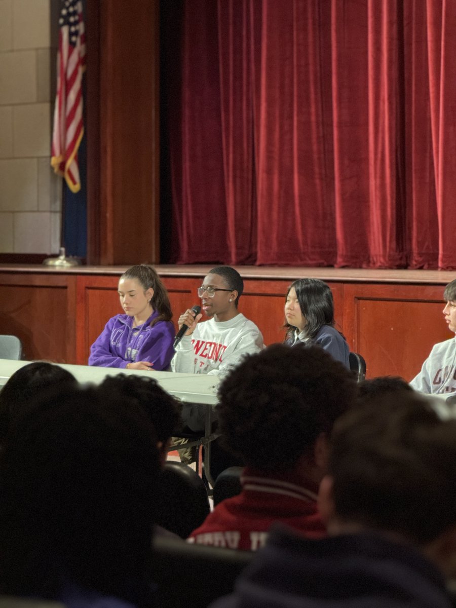 ufsdtarrytowns's tweet photo. SHHS alumni returned to campus today for Alumni Dialogue Day, sharing real-world college insights with seniors during Q&amp;A panel. A meaningful conversation on preparation, campus life, and the transition ahead.
#PortraitofAGraduate https://t.co/RscJX3ZWdh