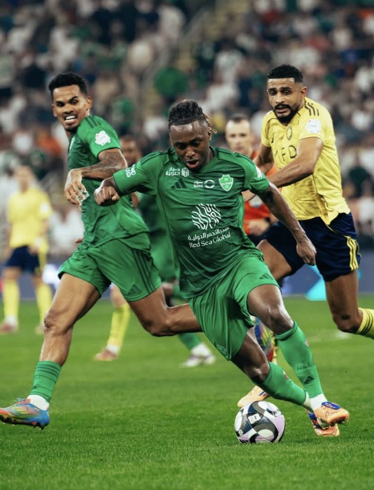 #محترف_اهلاوي_من_فرنسا
  فالنتين اتانجانا