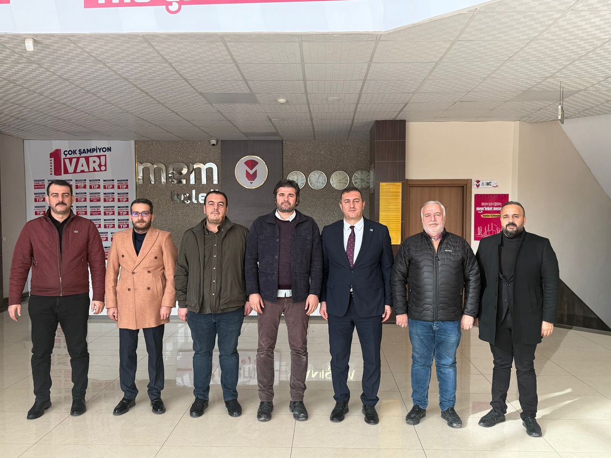 Anahtar Parti Şanlıurfa İl Başkanımız Sn. Metin Baydar ve Yürütme Kurulu Üyelerimiz ile birlikte,
MEM Koleji Müdürü Sn. Mehmet Büyükfırat’ı ziyaret ettik.

Nazik ev sahipliği ve misafirperverliği için kendilerine teşekkür ederiz.