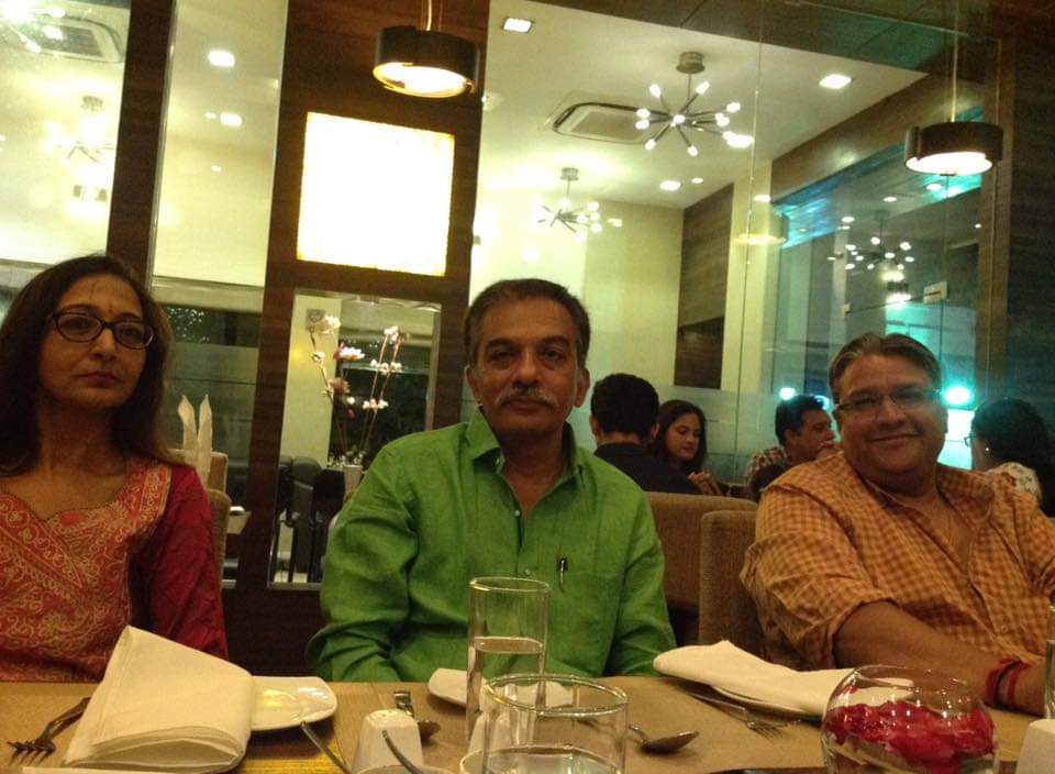 _ManishaJain_'s tweet photo. @Tanishagal001 @tarang1959 Iss neeche diye gaye madarchod neech aadmi ko pakad ke maaro jaha dikhe wha rapist hai iska number aur address de rahi hu 9537573732 KHUSBHU shah 9898287813 https://t.co/M1mXbTnsuV