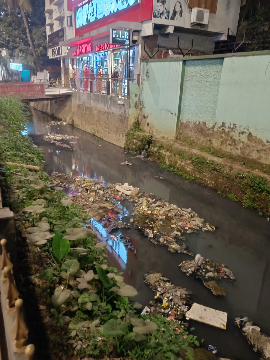 rakeshgnit's tweet photo. Open sewage next to RGB Road #ZooRoad,Ghy is clogged with waste,causing mosquito breeding,foul smell & serious health hazards.Plz take immediate action 2 clean & dsilt this drain
@CMOfficeAssam @CSAssam_ @gmc_guwahati @DCKamrupMetro @BJP4Assam @airnews_ghy
#Guwahati #PublicHealth https://t.co/BWWQIWJvSB