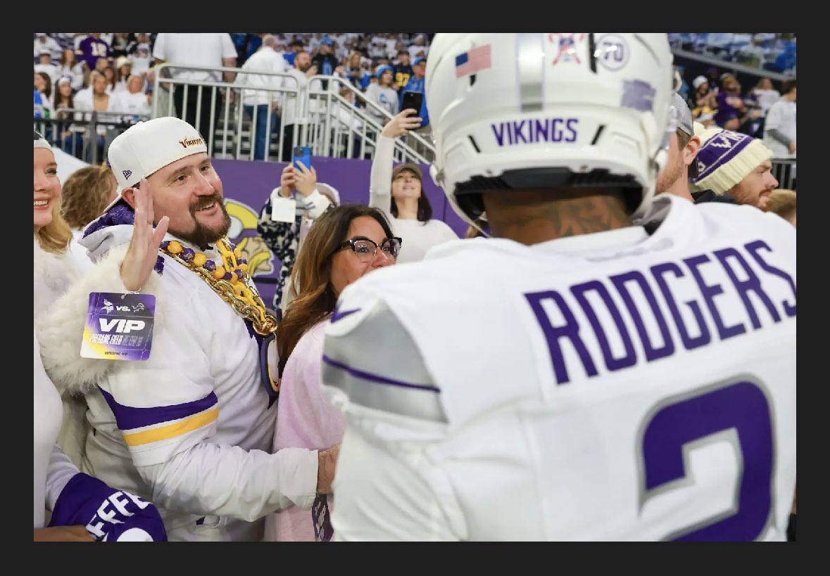 rani_karasch's tweet image. Dying over these pictures I just got back! @rodgers_isaiah, you are such a class act. And we have loved getting to see you so many times this season! We bought your jersey! Hoping to get that signed someday. SKOL baby 💜💛

ps - wanna be invited to our wedding?! 😅 (@PicDaddy82)