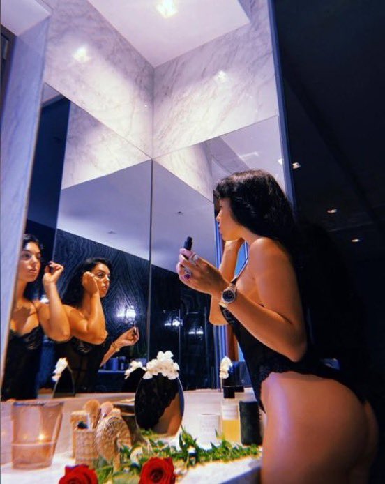 pedrinhocsgo19's tweet image. Ela se arrumando toda / pra onde eu vou levar ela