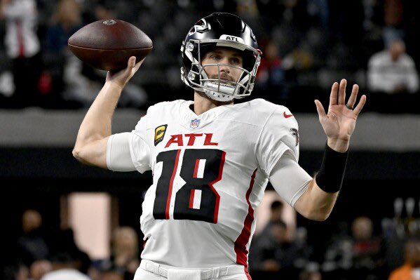 MikeGarafolo's tweet image. The #Falcons and Kirk Cousins recently agreed to a modified contract as @FieldYates reported. Upside for both sides, as the team gets cap flexibility while Cousins (and the NFL) now know he’ll be a free agent by March 13 at the latest. Doesn’t mean he can’t be back in Atlanta.
