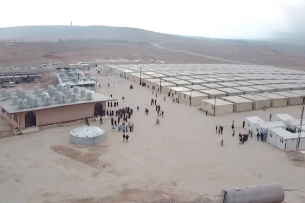 وجهت عضو تكتل "الجمهورية القوية" النائبة غادة أيوب، وعملا بأحكام المادة 124 من النظام الداخلي لمجلس النواب، سؤالا الى #الحكومة "حول "قيام حزب الله بإنشاء مجمّع كبير يُعرف باسم: "مجمع الإمام علي السكني لعوائل الشهداء" في منطقة #الهرمل، وذلك خارج أي اجراء رسمي واضح، وبمعزل عن إشراف