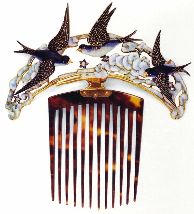 LeoDaVinciWave's tweet photo. This is an Art Nouveau enamel, tortoiseshell, and diamond "Bluebird" hair comb by the French jeweler Lucien Gaillard, created circa 1900. https://t.co/plLzIUWpm3