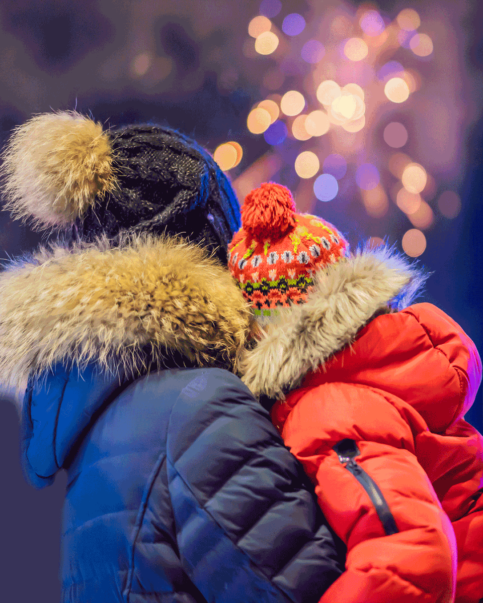 tourismbarrie's tweet image. #DowntownBarrie comes alive tomorrow! 🎆 From Kim Mitchell rocking the stage to fireworks lighting up the sky, join @cityofbarrie at Meridian Place for free, family-friendly NYE fun! On 5:00 PM – 9:00 PM. 

#NYEBarrie #VisitBarrie #BarrieEvents