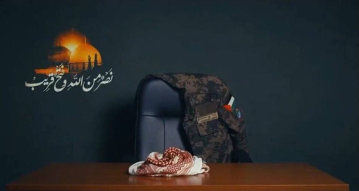 بكى اللثامُ على فتى ما هابا
لما توارى في الغيابِ وغابا

عن الأمة الخرساء والصماء كان ناطقا
فمن يأتي بالأشباه في الغثاء الأبكم"(

#ابو_عبيدة #ابو_عبيدة_شهيدا