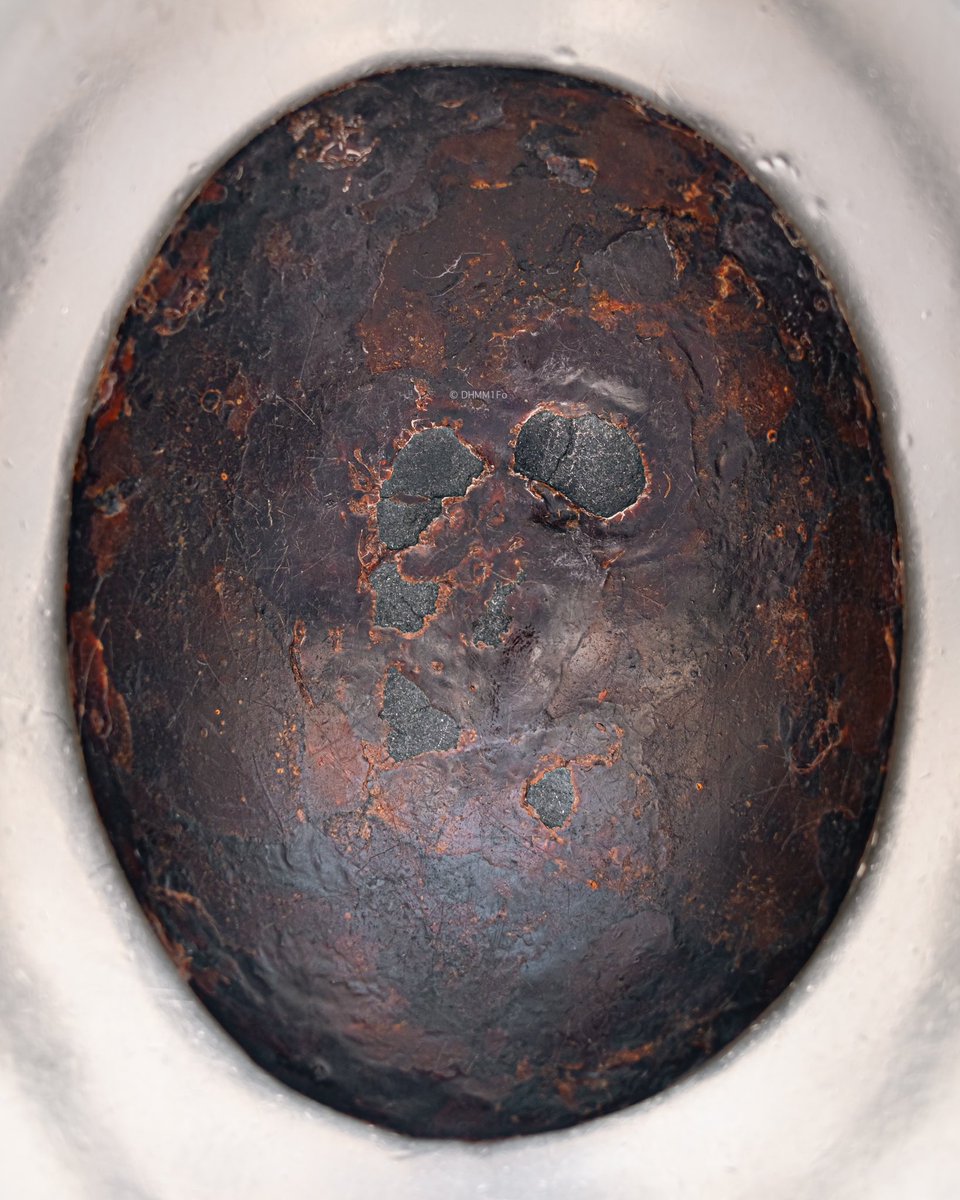 الحجر الاسود 🕋

الحجر الأسود حجرٌ من الجنة، وعنده يبدأ الطواف وينتهي

The Black Stone is a stone from Paradise, and the starting and ending point of Tawaf