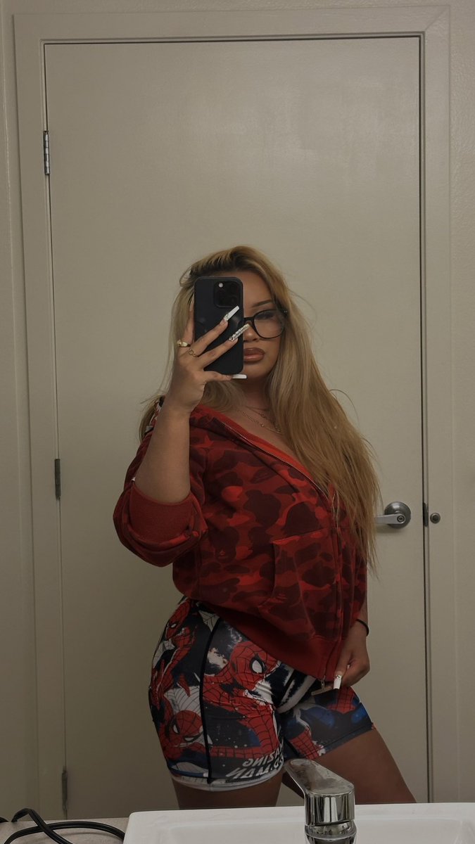 PuccaBabyyyyy's tweet image. So nobody likes thick Asians n Marvel no more? 🙄