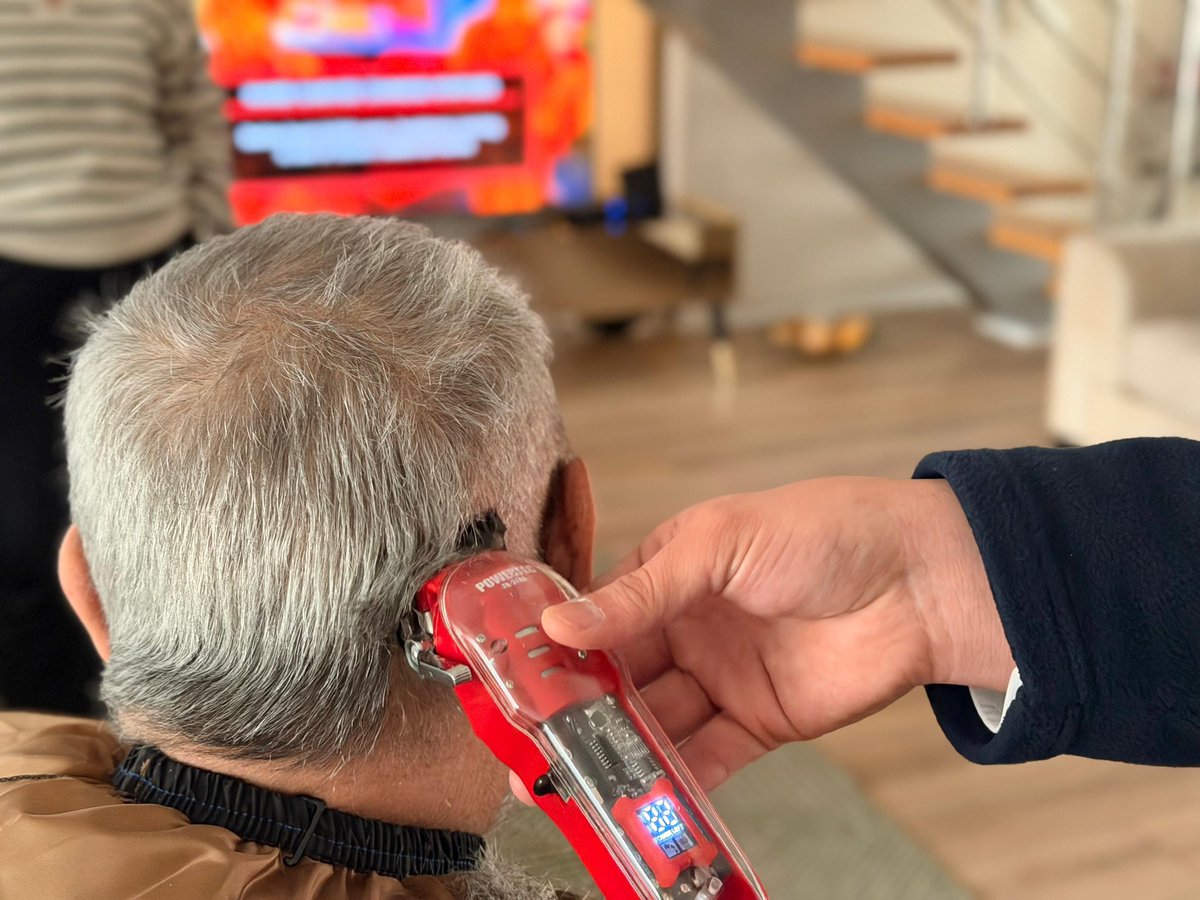 Ankara Büyükşehir Belediyesi
Sincan Engelliler ve Rehabilitasyon Hizmet Merkezimiz tarafından engelli vatandaşlarımızın kişisel bakım ihtiyaçlarını karşılamak amacıyla evde berber hizmeti gerçekleştirildi.
Engelsiz ve sağlıklı yaşam için yanınızdayız ✂️💙