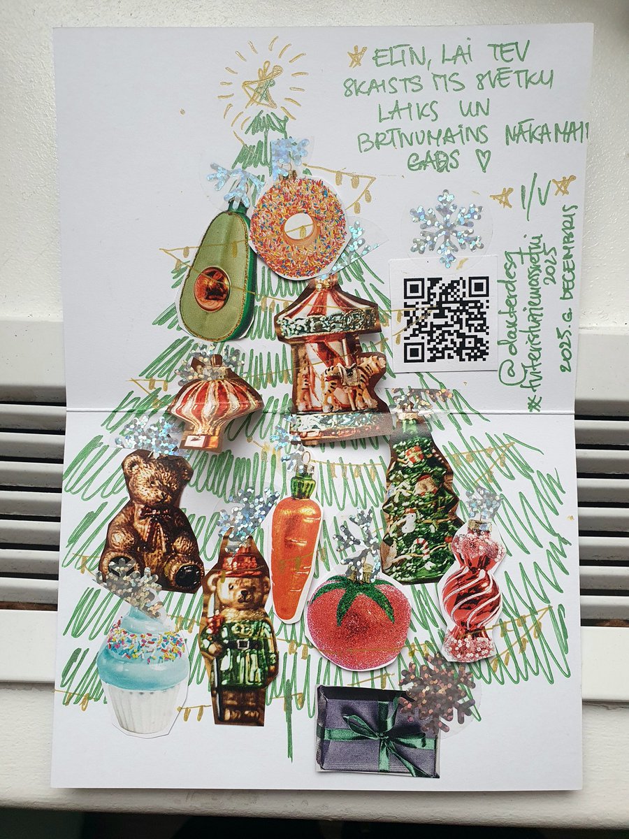 Man šodien vis kaut kas priecīgs, piemēram BEIDZOT sniegs un trešais #tviteristuziemassvetki2025 apsveikums no <a href="/dakterdesa/">I/V</a> 🤍🤍 (parasti publicēju tikai vāciņu, bet te viss ir tik skaists, ka nevaru jums liegt šo prieku, redzēt arī iekšpusi)