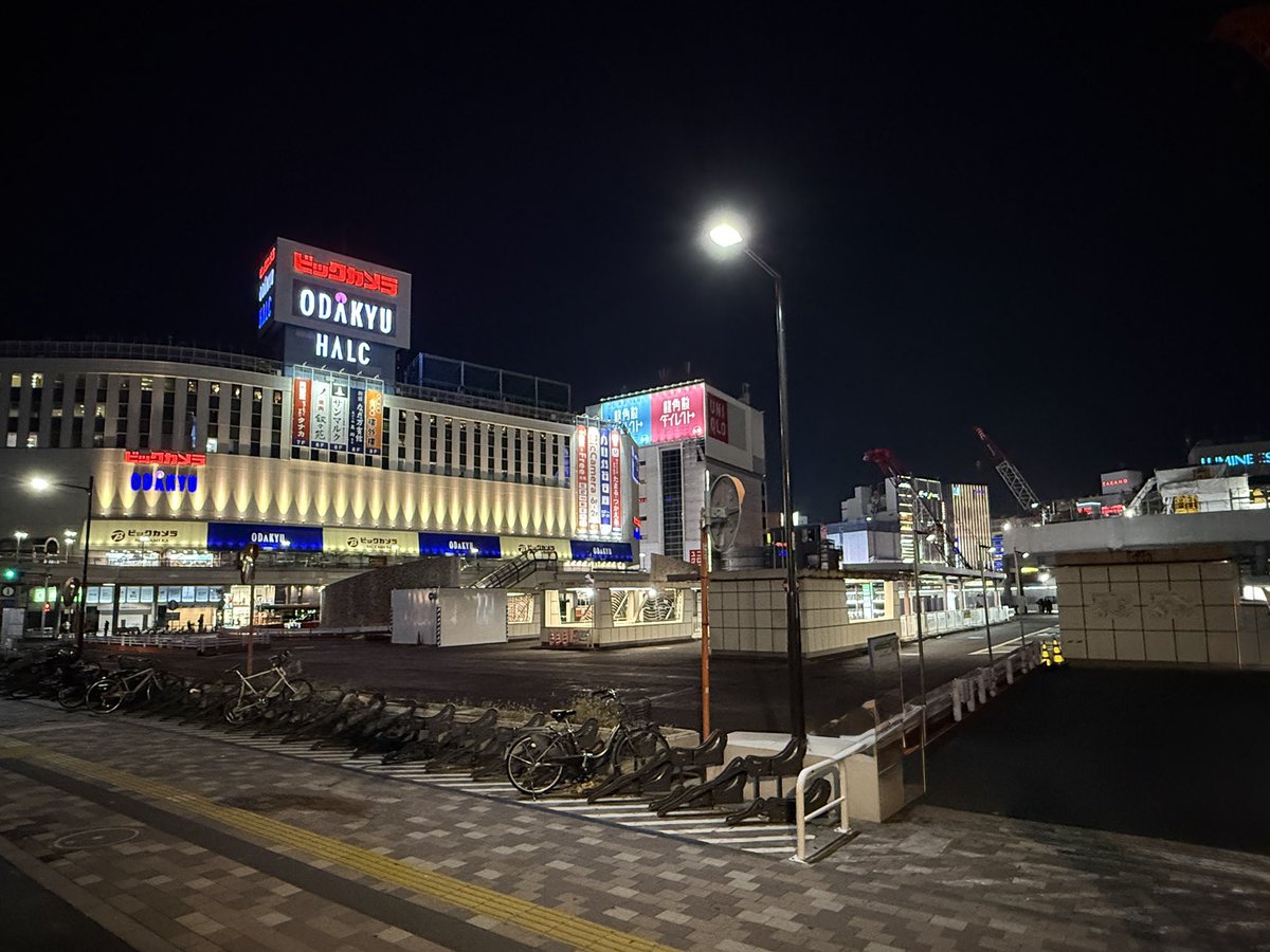 halchan_DQ's tweet image. 今夜はこちらの駅で下車。。

このホームと駅前の写真だけでどこの駅かわかってしまう方はいらっしゃいますでしょうか。。って今回のはちょっと簡単でしょうか。。

ヒント：漢字2文字の駅