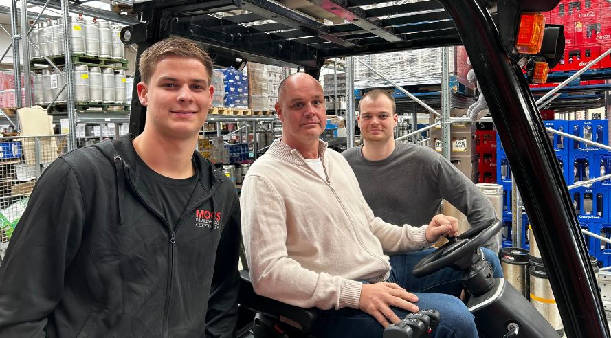 MokumMagazine's tweet photo. Moos Drankenhandel: de stille kracht achter de Amsterdamse horeca -  https://t.co/HsG6GM98a8 https://t.co/DLEVN1tc78