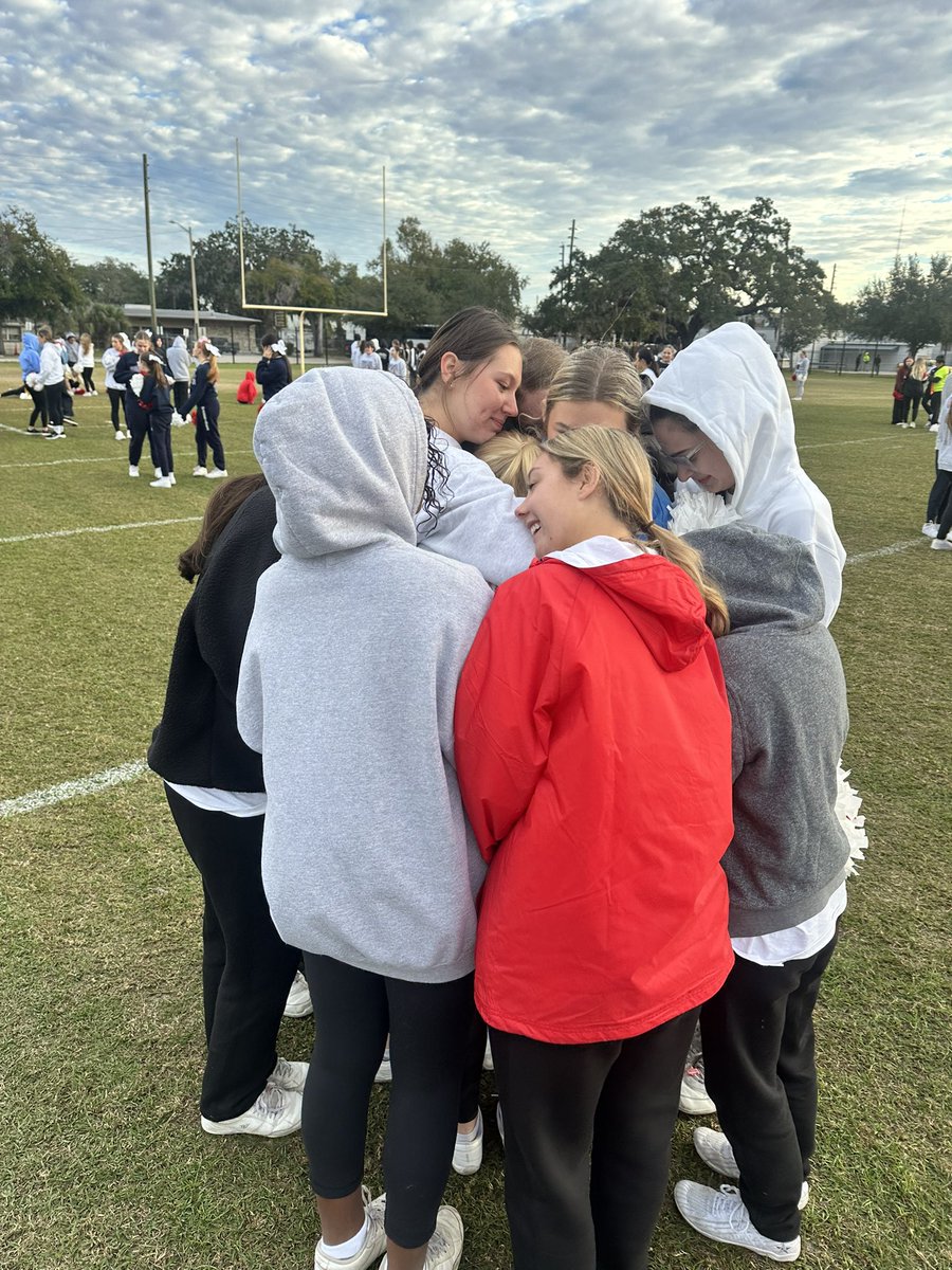 BFHSFalconCheer's tweet photo. Even though it’s an unseasonably cold morning in Orlando, we’re ready for rehearsal! 
@CitrusBowl 
@UCAupdates 
@fenwicksports https://t.co/VGDXfrQbdc