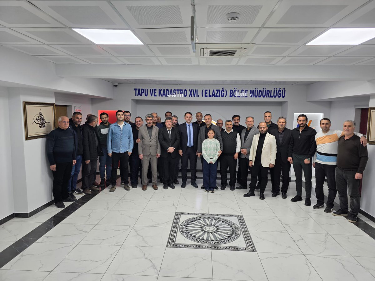 Elazığ Kad Müd Sn Mustafa UYAR’ ın Manisa Kad Müd atanması sebebiyle, veda yemeği düzenlenmitir. Törende Bölge Müd Sn M. Afşin ALTINÖZ tarafından kendilerine plaket verilmiştir. Hizmetlerinden dolayı kendilerine teşekkür eder, yeni görevinde başarılar dileriz.<a href="/tkgmgovtr/">Tapu ve Kadastro</a>