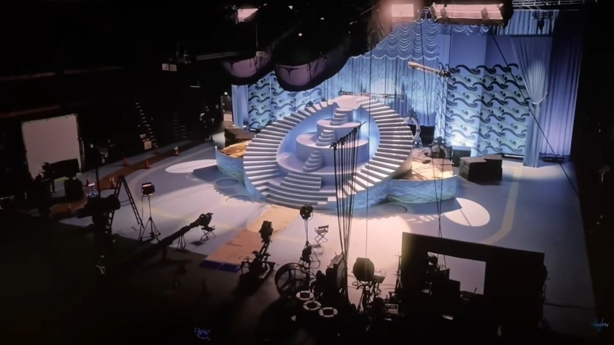 taylorswiftbr's tweet image. vídeo do ano.