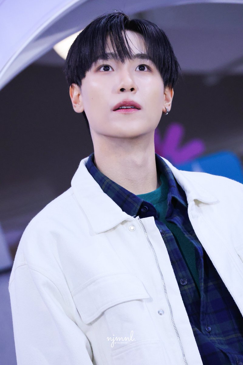 thursfeb's tweet photo. ไม่ว่าจะอยู่ไกลแค่ไหน จูก็จะมองหามีมี่ทุกคนเสมอเลย 🐶🤏🏻💫

NEWYEAR WITH JUNIORMARK

#JuniorMarkXLotussSiracha
. ˚◞♡ ⃗  #junniorrs ⋅♡𓂃 @jnnrrs ^ྀི૮ • ﻌ - ა https://t.co/EiHu8gpFNv