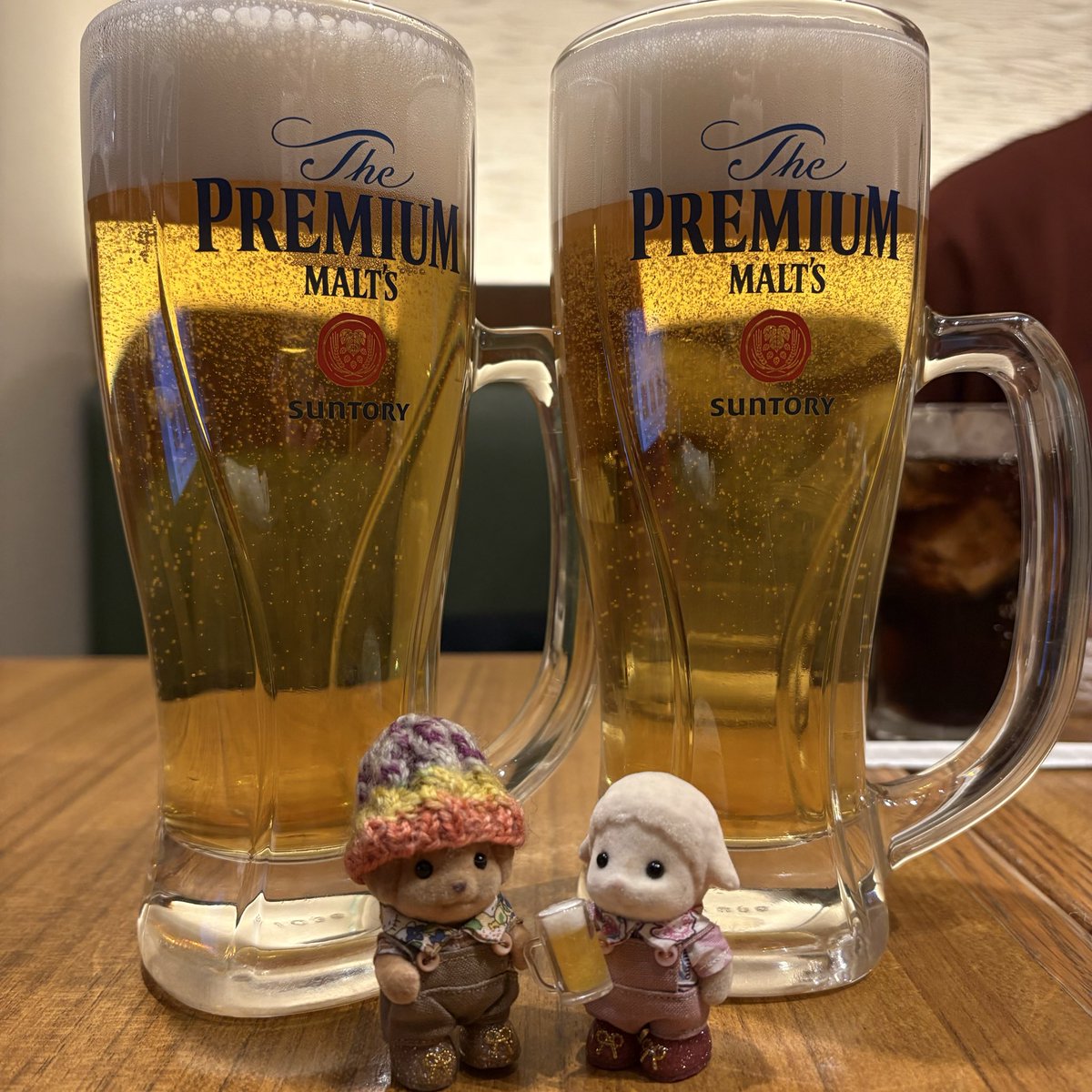 purple_on__'s tweet photo. 仙台光のページェント最終日に行って来ました✨🥰🍺クリスマスプレゼントに作ったお揃いのギラギラお靴🪩フラッシュグリッターがたくさん入ってます📸 https://t.co/MJu7Q02XW8