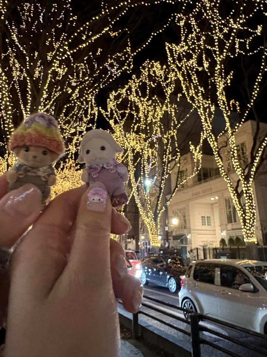 purple_on__'s tweet photo. 仙台光のページェント最終日に行って来ました✨🥰🍺クリスマスプレゼントに作ったお揃いのギラギラお靴🪩フラッシュグリッターがたくさん入ってます📸 https://t.co/MJu7Q02XW8